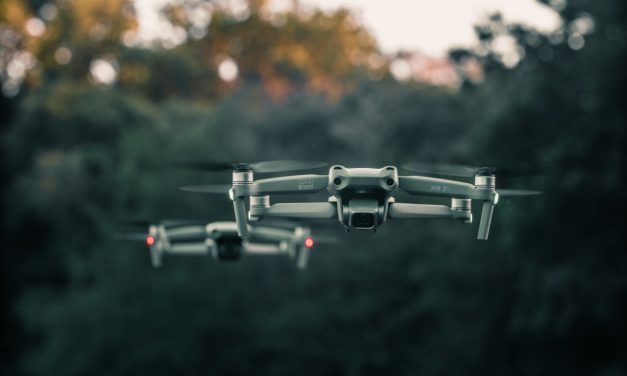 Szkolenia z dronów – ważny element rozwoju pilotów dronów.